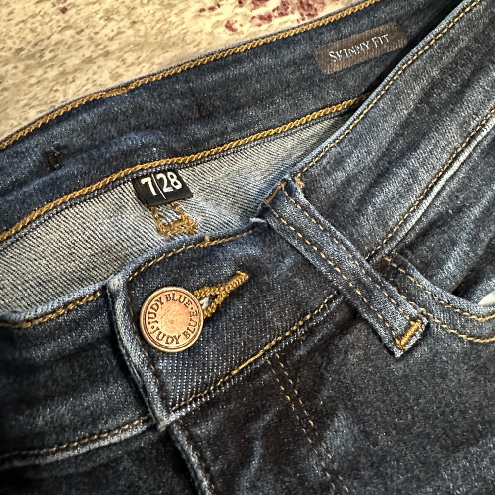 Judy Blue “Joanne” Mid-Rise Skinny Jeans